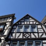 Poveşti spuse pe case